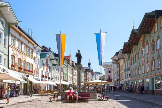 Bad Tölz: Private Guided Walking Tour - Thomas Manns Villa
