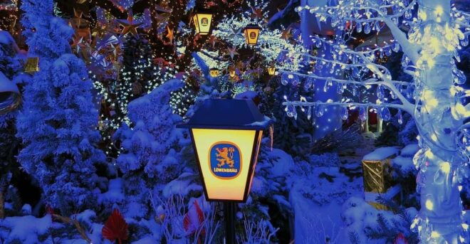 Baden-Baden: Christmas Market Walking Tour - Guided Tour Features