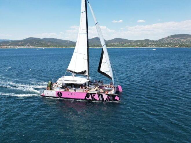 Baden: Gulf of Morbihan Exploration by Catamaran - Included Amenities