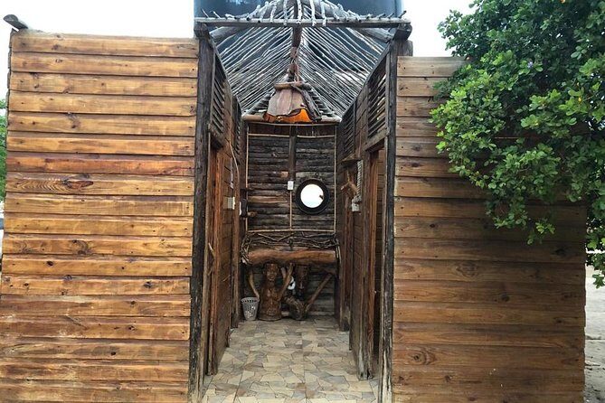 Bahía de las águilas glamping experience from Santo Domingo - Comfort and Meals