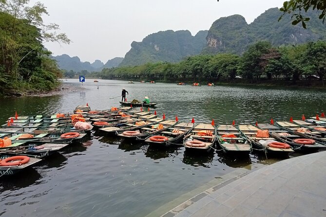 Bai Dinh and Trang an Day Trip With Lunch and Electric Car - River Experience and Skull Island