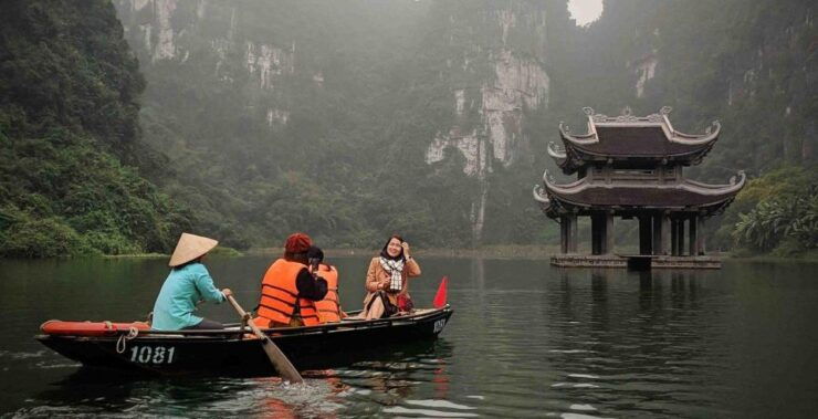 Bai Dinh and Trang An Delights: Hanoi's Scenic Day Escape - Scenic Beauty and Landmarks