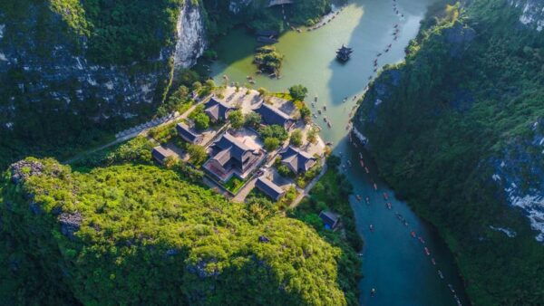 Bai Dinh, Trang An, Mua Cave, Buffet Lunch | Vietnam - Accessibility Options