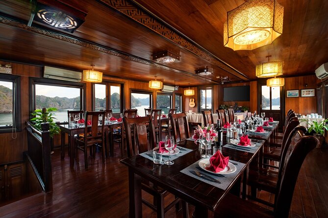 Bai Tu Long Bay Deluxe Cruise 2D1N: Fishing Villages, Meals, Cave, Kayaking - Date and Travelers