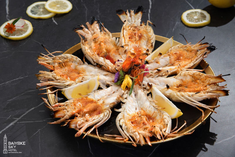 Baiyoke Sky Hotel 82nd Floor with Crystal Grill Buffet - What the price buys, and who gets the best value