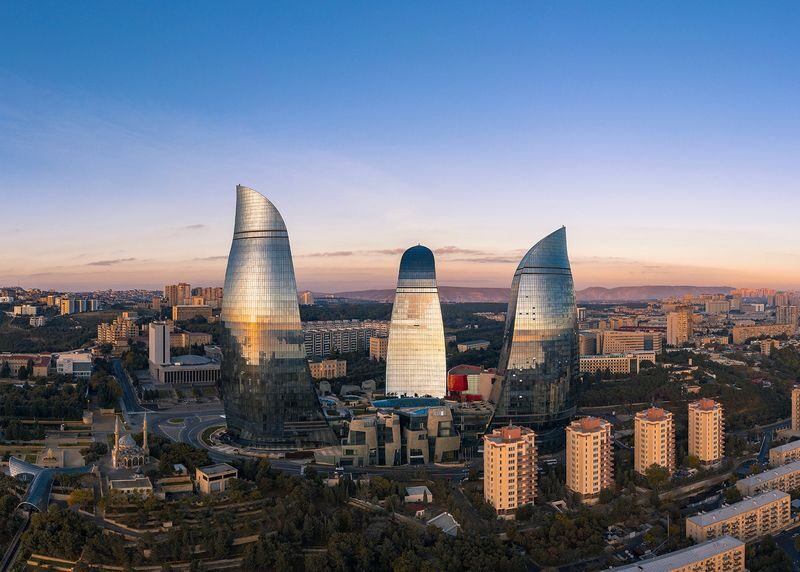 Baku modern and old city tour - A quick guide to Baku’s contrasts