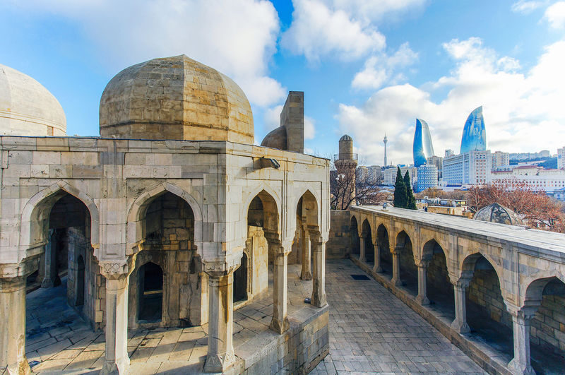 Baku modern and old city tour - The rose-shaped mall and other possible stops