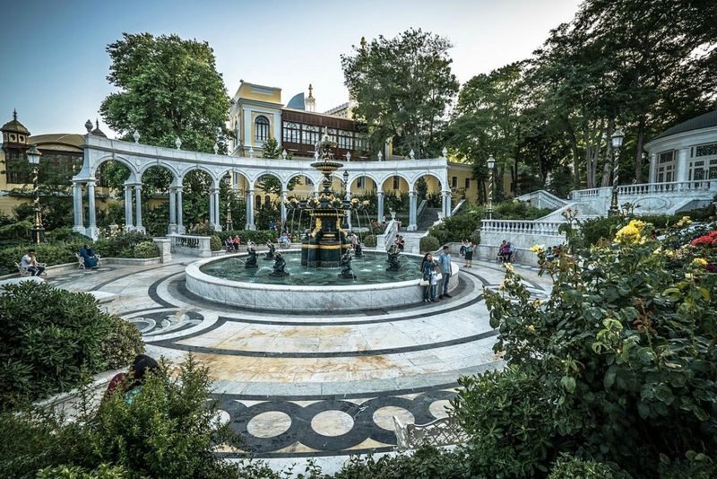 Baku modern and old city tour - Who will get the most from this tour?