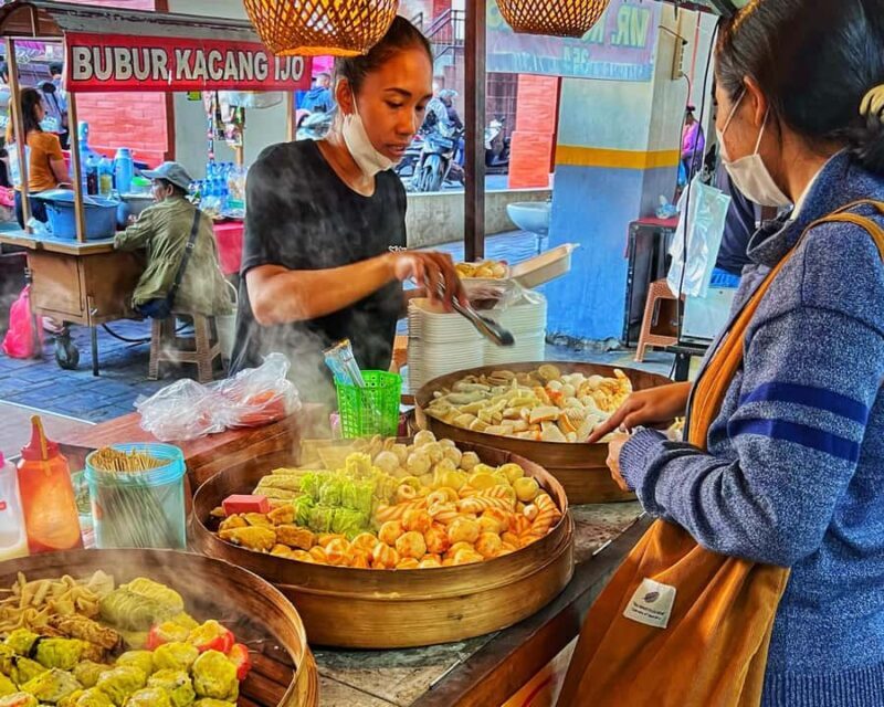 Bali: A Taste of Local Life with Over 15 Different Tastings - Behind the Scenes at a Family-Run Warung