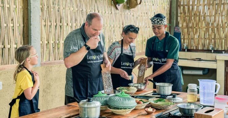 Bali: Balinese Cooking Class and Sightseeing in Ubud - Key Points