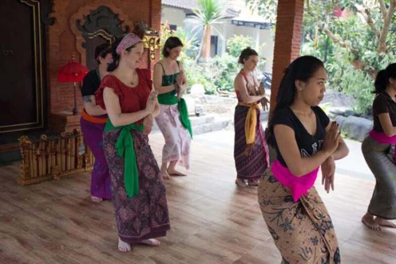 Bali : Balinese Dance Class for All Levels led by instructor - An In-Depth Look at the Balinese Dance Class Experience