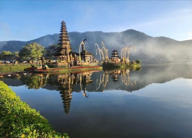 Bali: Bedugul, Jatiluwih, Taman Ayun, Tanah Lot Private Tour - Exploring Taman Ayun Temple
