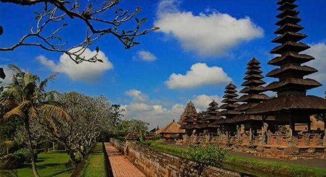 Bali: Bedugul, Jatiluwih, Taman Ayun, Tanah Lot Private Tour - Discovering Ulun Danu Temple