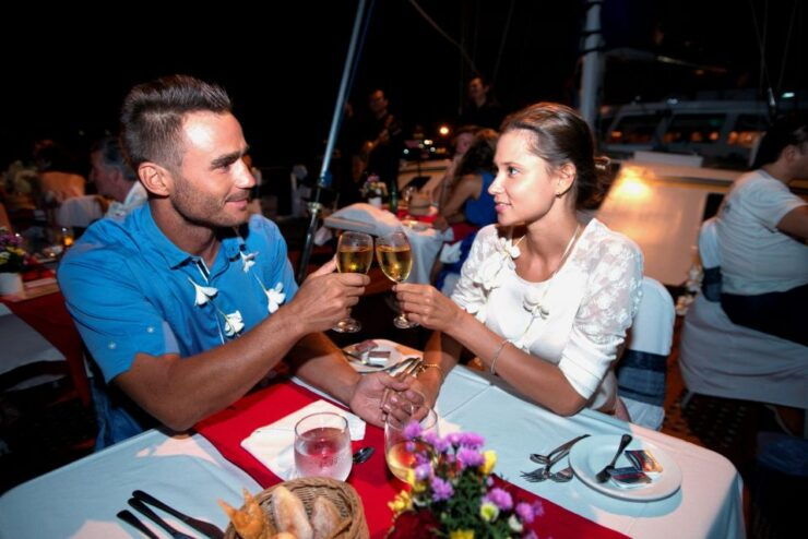 Bali Benoa: 5-Course Romantic Dinner Cruise With Live Music - Experience Highlights