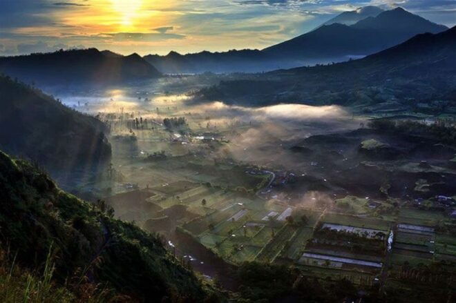 Bali: Best Sunrise Spots & Ubud Monkey Forest Private Tour - Sunrise Spectacle in Pinggan Village