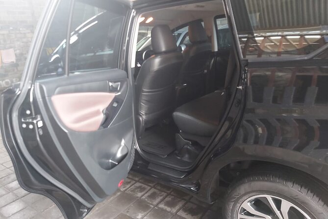Bali Car Hire Comfortable Toyota Innova - Comfortable Seating Arrangements