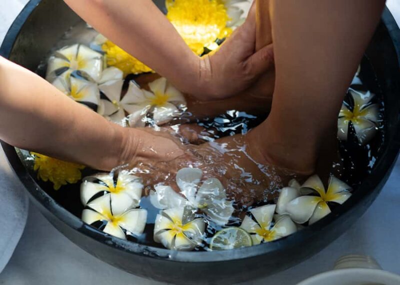 Bali: Couple's Spa Treatments with Rose Jacuzzi and Wine - Who Would Love This Experience?