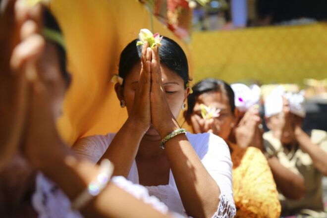 Bali: Full-Day Spiritual Cleansing and Shamanic Healing Tour - Experience Spiritual Cleansing at Bali Holy Spring Temple