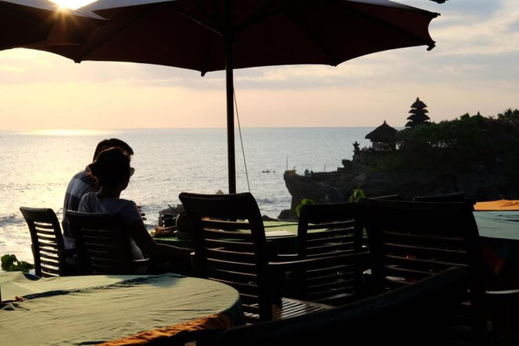 Bali Half Day Sunset Tour: Taman Ayun & Tanah Lot Temple - Pickup and Transportation