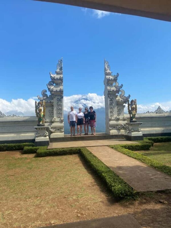 Bali: Karangasem Cultural & Scenic Tour with Temple Visit - Exploring the Tour Itinerary in Detail