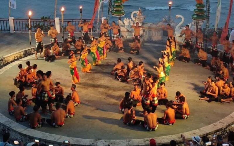 Bali: Kecak Dance at Melasti Beach with Jimbaran Dinner - Good To Know