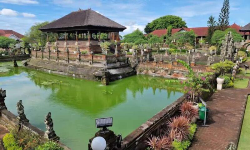 Bali: Klungkung City Tour and Night Market Experience - Discovering Klungkung: An Insightful Cultural Stop