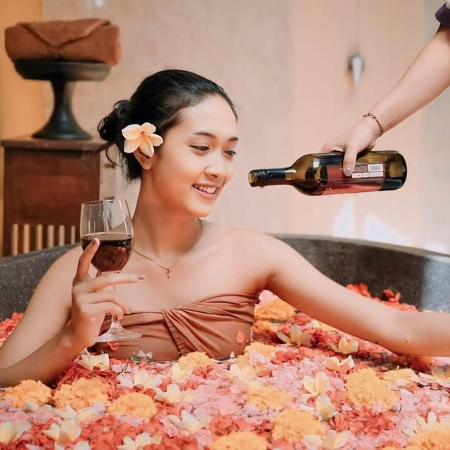 Bali: Kuta Balinese Spa, Body Scrub With Flower Bath - Key Points