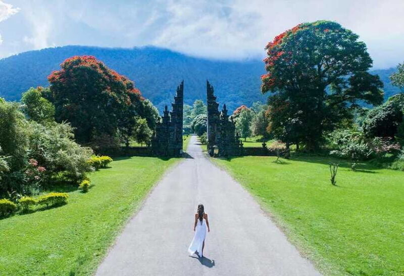 Bali: Lake Bratan, Handara Gate, Waterfall & Swing Tour - FAQ