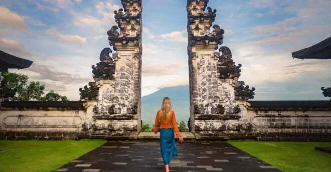 Bali: Lempuyang Temple, Goa Raja, Tirta Gangga Full Day Tour - Lempuyang Temple Experience