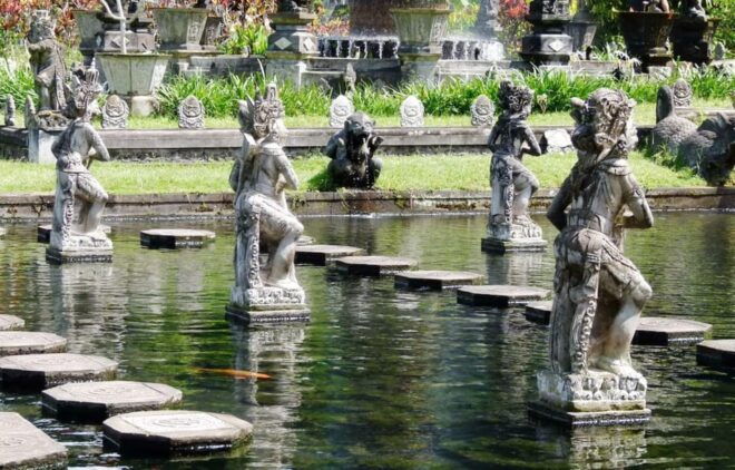 Bali: Lempuyang Temple, Tirta Gangga, and Virgin Beach Tour - Discovering Tirta Gangga