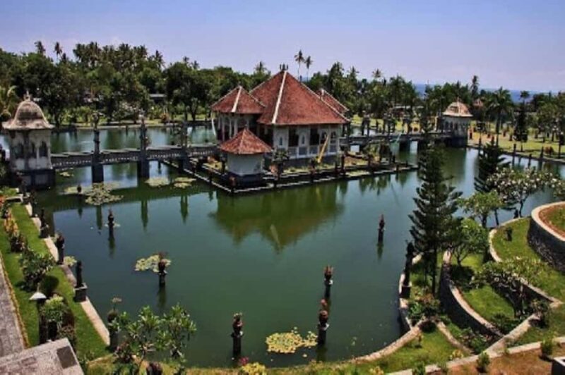 Bali: Lempuyang Temple, Tirta Gangga, Taman Ujung & Beach - The Sum Up