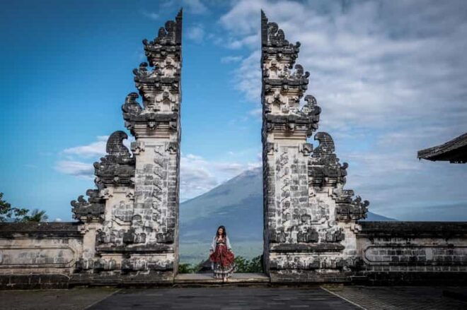 Bali: Lempuyang Temple Tour With Photographer Bali - Exploring Tirta Gangga