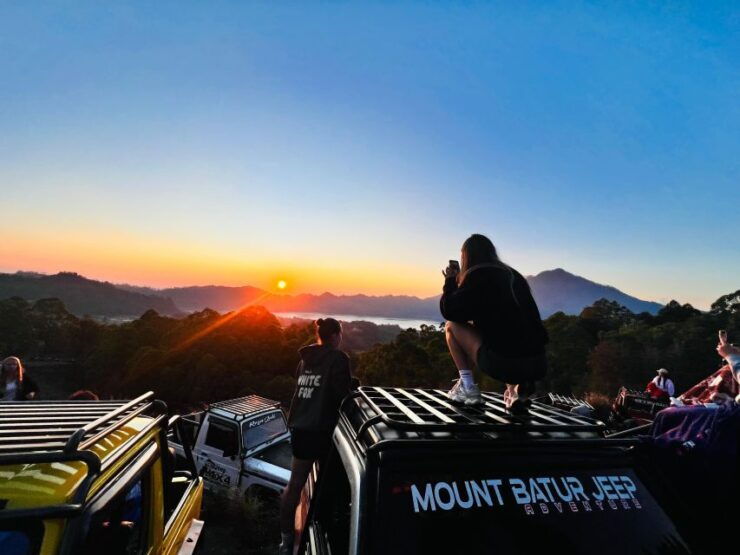 Bali Mount Batur Jeep Sunrise - Language Options for Tour Guides