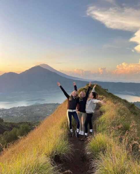 Bali: Mount Batur Sunrise Trek With Guide and Breakfast - What to Bring