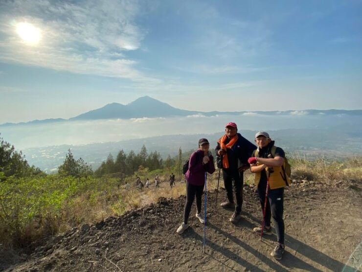 Bali: Mount Batur Volcano Hike With Local Mountain Guide - Experience Highlights