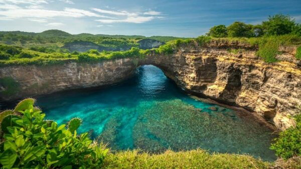 Bali: Nusa Penida West Coast Private Day Trip All Inclusive - Scenic Stops and Views
