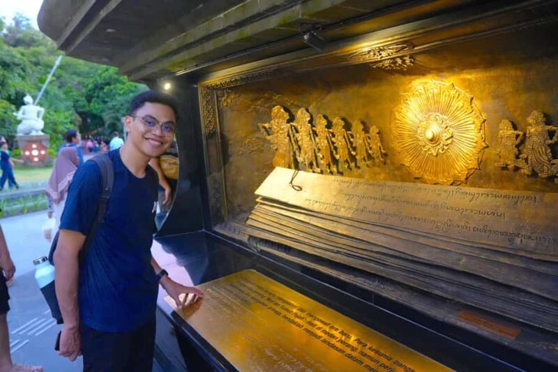 Bali: Private Evening Walking Tour with Culinary Experience - Authenticity and Cultural Respect