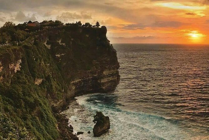 Bali Private Tour: Waterfall, Monkey forest and Tanah lot sunset - The Sum Up