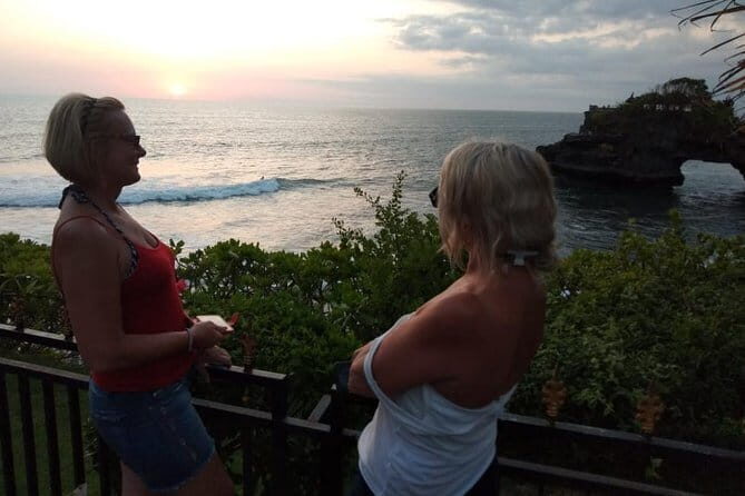 Bali Private Tour: Waterfall, Monkey forest and Tanah lot sunset - FAQs