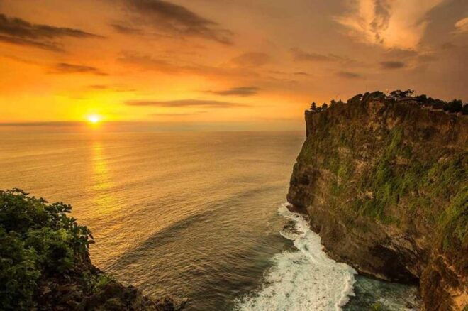 Bali: Private Trip To Uluwatu & Kecak Fire Dance - Tour Description