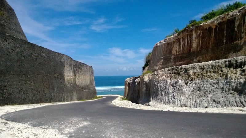 Balis Top Southern Beaches Day Tour - Uluwatu Temple and the Kecak dance