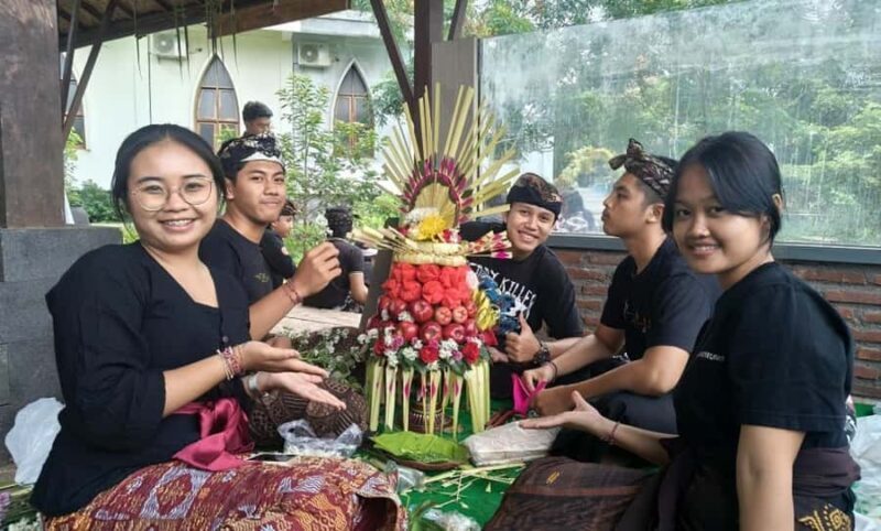 Bali: Sanur Making Gebogan offering Fruit Balinese Class - Good To Know  