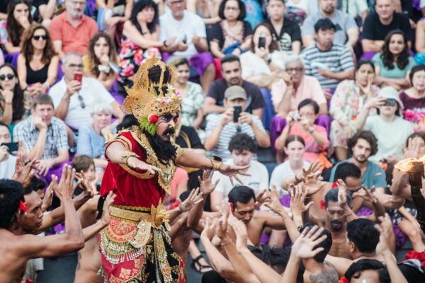 Bali: Skip-the-line Uluwatu Temple and Kecak Fire Dance Tour - Kecak and Fire Dance Performance