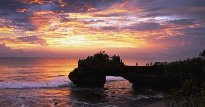 Bali: South Coast Uluwatu, Tanah Lot, and Jimbaran Day Trip - Additional Information