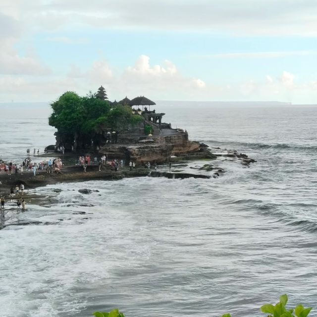 Bali Sunset: Tanah Lot Temple With Complementary Drink - Sunset Experience Description