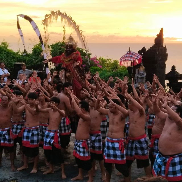 Bali Sunset: Uluwatu Kecak Dance With Return Transfer - Historical Significance of Uluwatu Temple