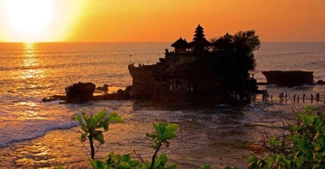 Bali: Taman Ayun and Tanah Lot Temple Sunset Tour - Learn About Balinese Culture and History