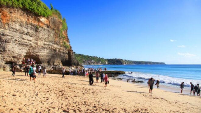 Bali: Tanah Lot, Padang-Padang Beach and Uluwatu Sunset - Delighting in the Enchanting Kecak Dance Performance