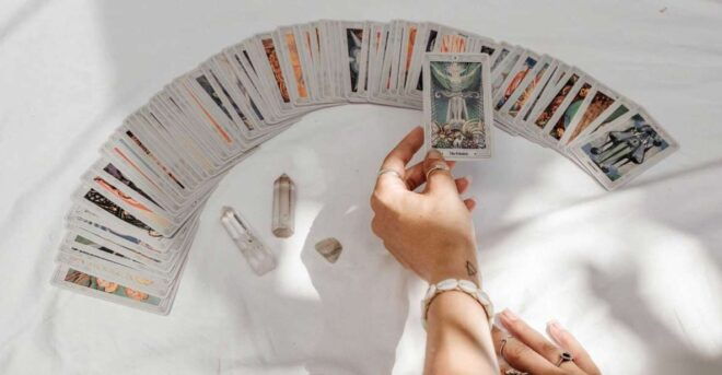 Bali: Tarot, Oracle Reading, and Cleansing Tirta Empul Trip - Positive Reviews and Customizable Options