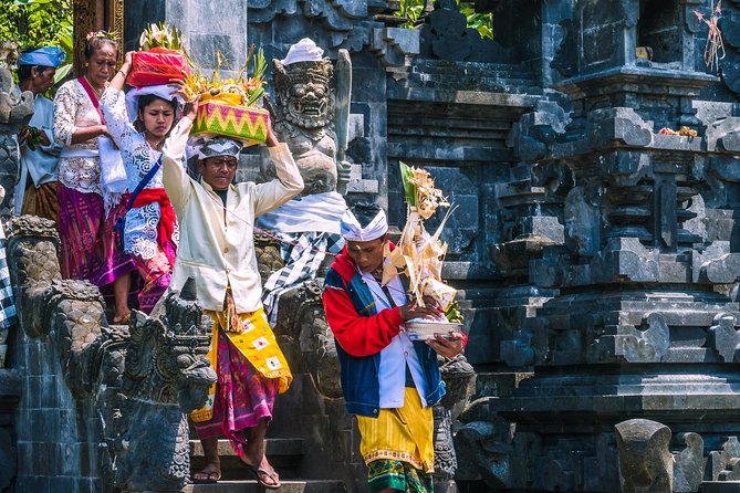 Bali Temples Tour: Besakih Temple, Goa Lawah, Penglipuran Village - Goa Lawah Highlights